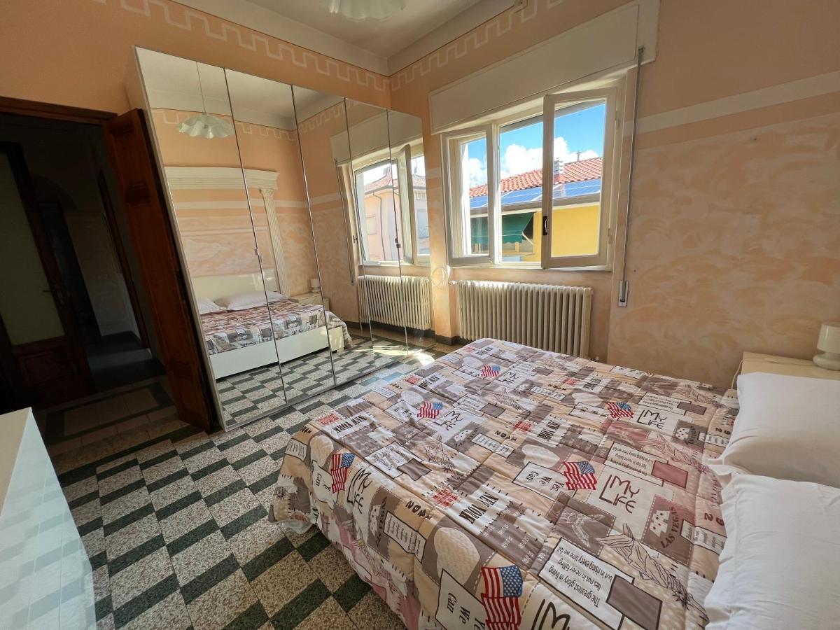 Villa Sophia Mare 1 Lido di Camaiore Eksteriør billede